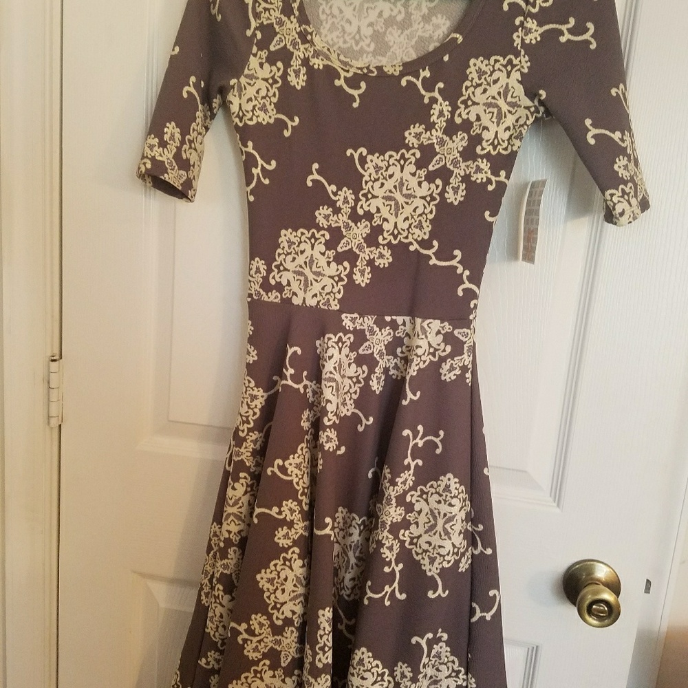 XS Lularoe Elegant Nicole